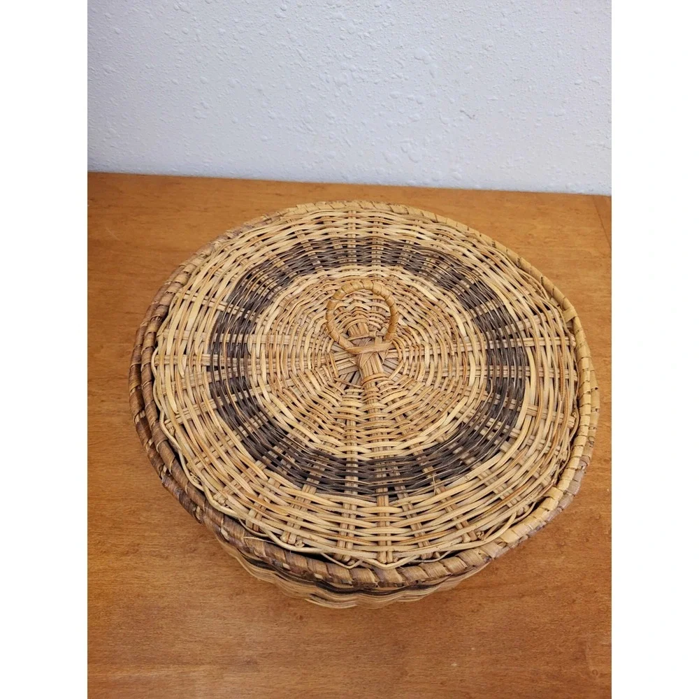 Vintage Handmade Two-tone Lidded Wicker Rattan Basket w/ Handle 3.5